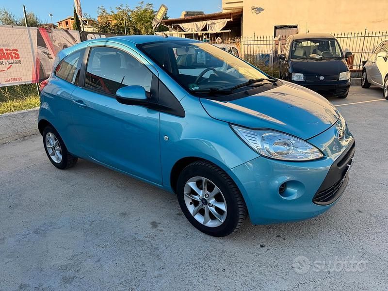Usata Ford Ka 69 CV (50 kW) 2014 Blu Berlina
