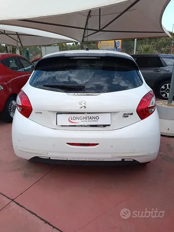 Usata Peugeot 208 68 CV (50 kW) 2012 Bianco Utilitaria