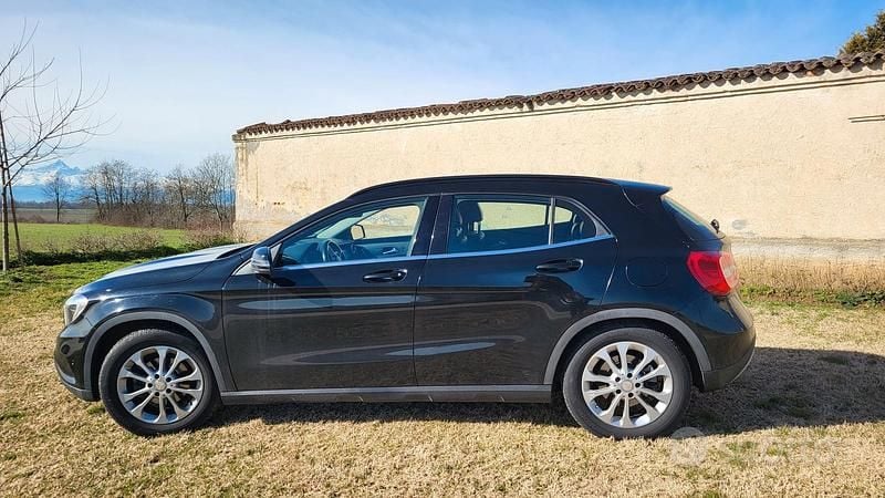 Usata Mercedes GLA200 Executive 136 CV (100 kW) 2015 Nero SUV
