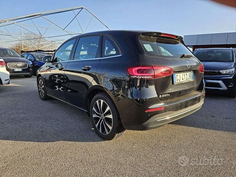 Usata Mercedes B250e Business 160 CV (117 kW) 2022 Nero Monovolume