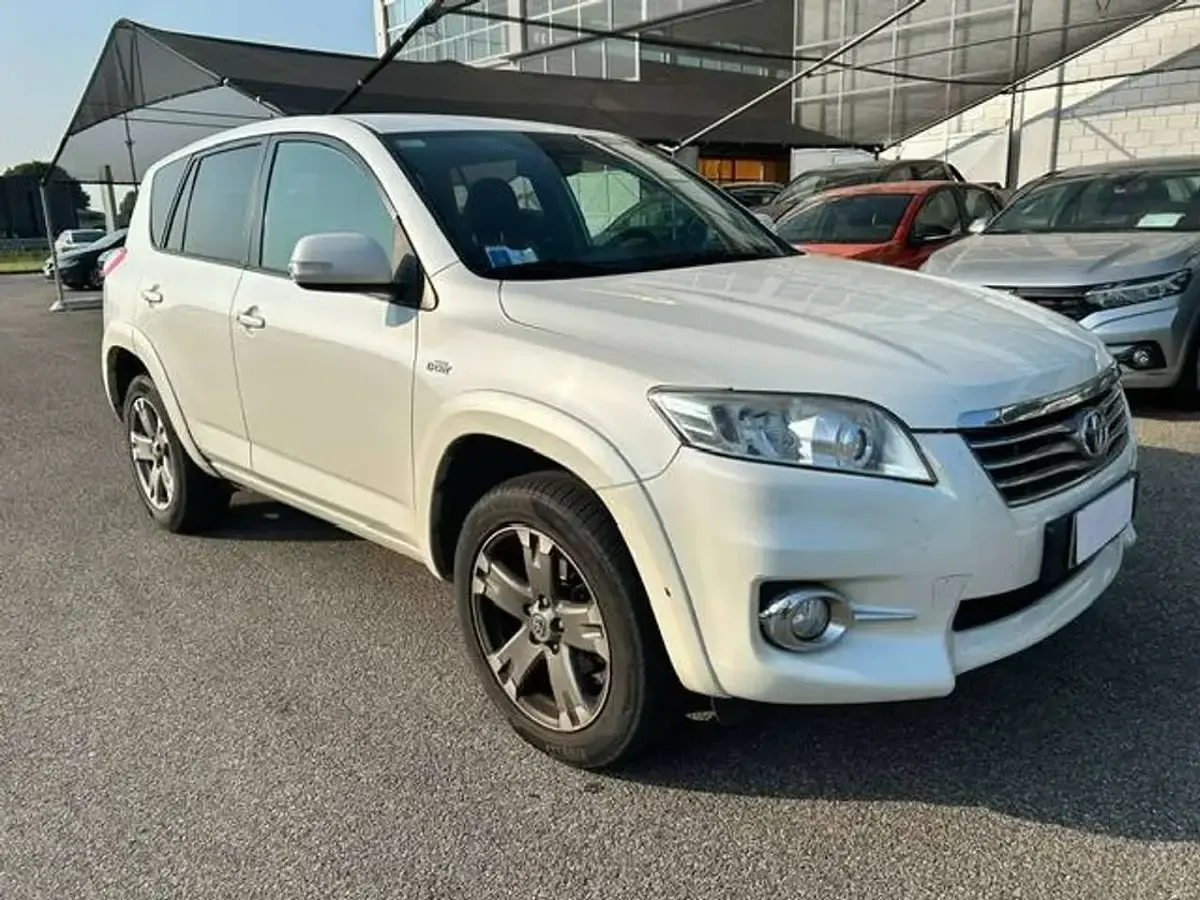 Usata Toyota RAV4 Executive 150 CV (110 kW) 2012 Bianco SUV
