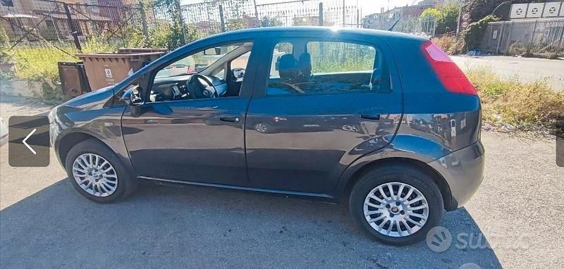 Usata Fiat Grande Punto 77 CV (56 kW) 2009 Grigio Utilitaria