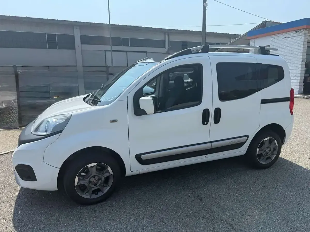 Usata Fiat Qubo Trekking 95 CV (69 kW) 2016 Bianco Monovolume