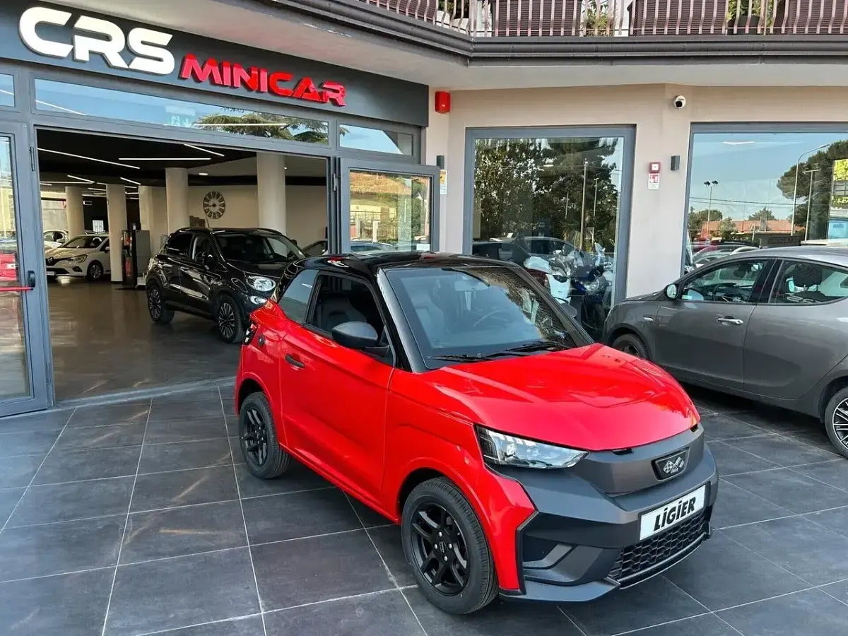 Nuova Ligier JS50 2026 Rosso Utilitaria
