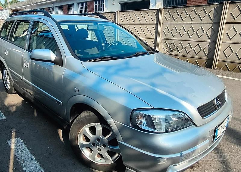 Usata Opel Astra Club 101 CV (74 kW) 2007 Argento Station wagon