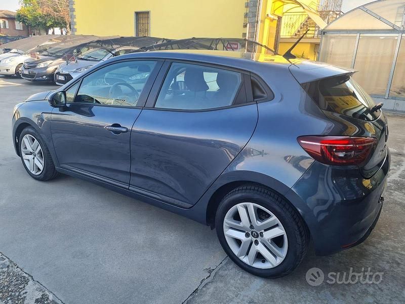 Usata Renault Clio V Business 101 CV (74 kW) 2022 Marrone Berlina