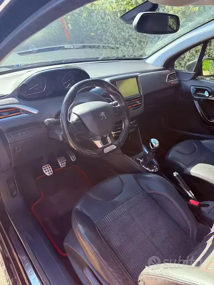 Usata Peugeot 208 GT-line 120 CV (88 kW) 2015 Blu Utilitaria