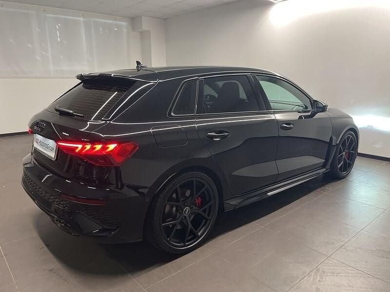 Usata Audi RS3 Sportback Ambiente 400 CV (294 kW) 2024 Nero mythos metallizzato Utilitaria