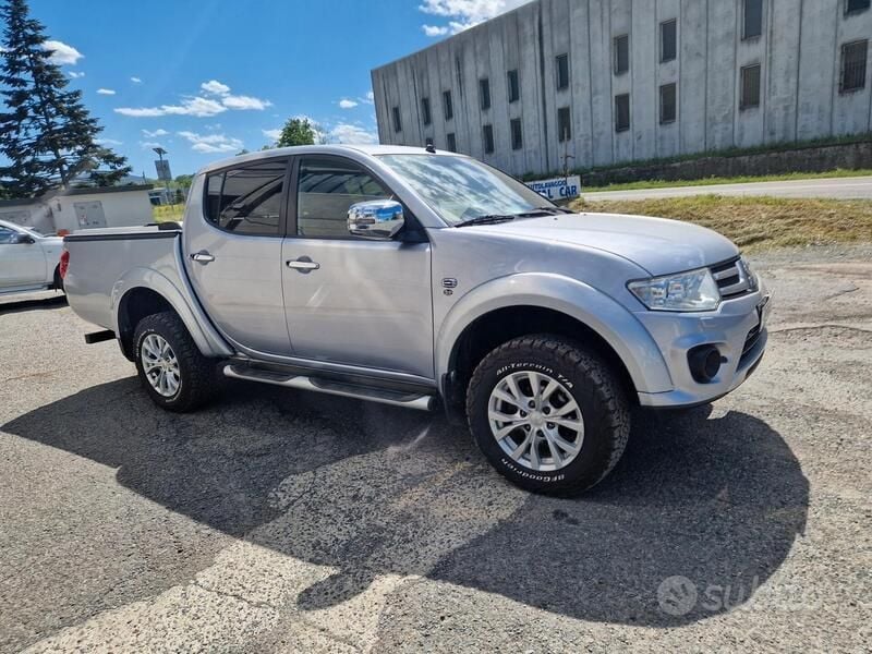 Usata Mitsubishi L200 Intense 178 CV (130 kW) 2015 Argento Pick-up
