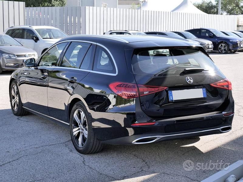 Usata Mercedes C200 163 CV (119 kW) 2022 Nero Station wagon