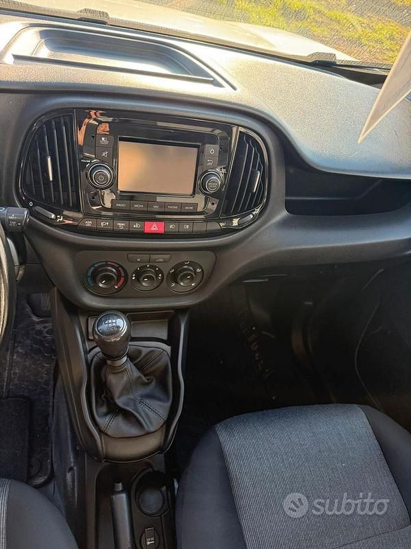 Usata Fiat Doblò 105 CV (77 kW) 2016 Bianco Monovolume