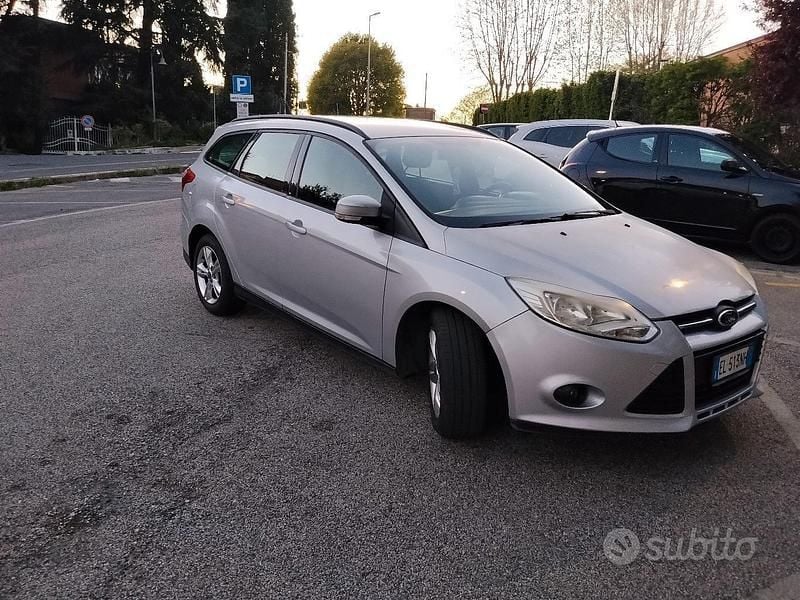 Usata Ford Focus S 115 CV (84 kW) 2012 Grigio Station wagon