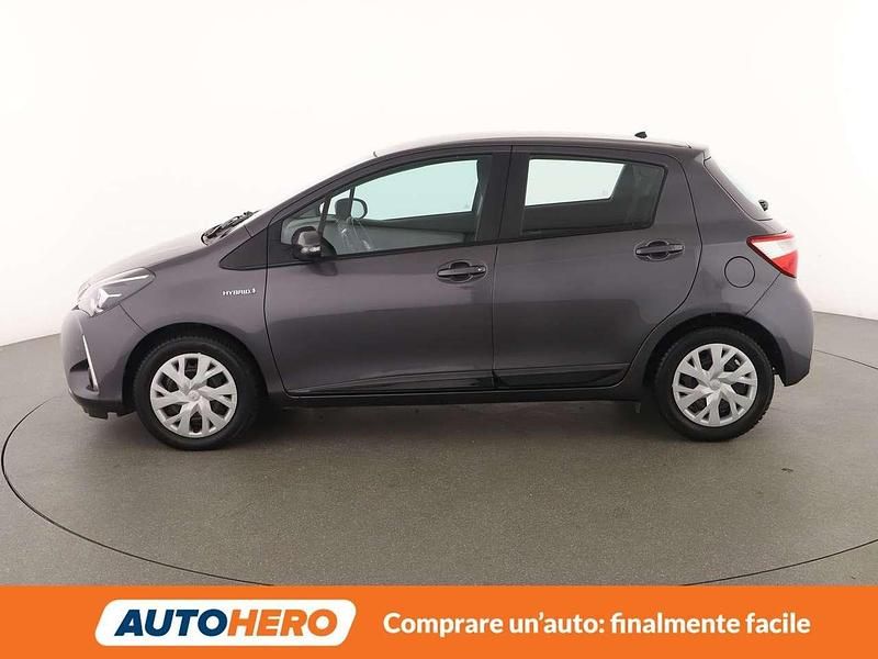 Usata Toyota Yaris Hybrid Active 101 CV (74 kW) 2018 Grigio Berlina