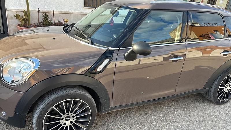 Usata Mini Cooper Countryman 122 CV (89 kW) 2014 Marrone SUV