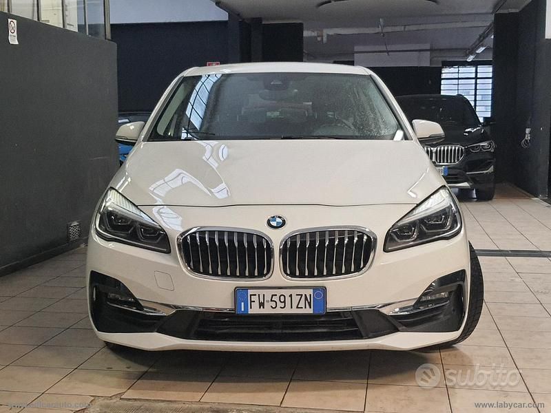 Usata BMW 216 Active Tourer Luxury Line 116 CV (85 kW) 2019 Bianco Monovolume