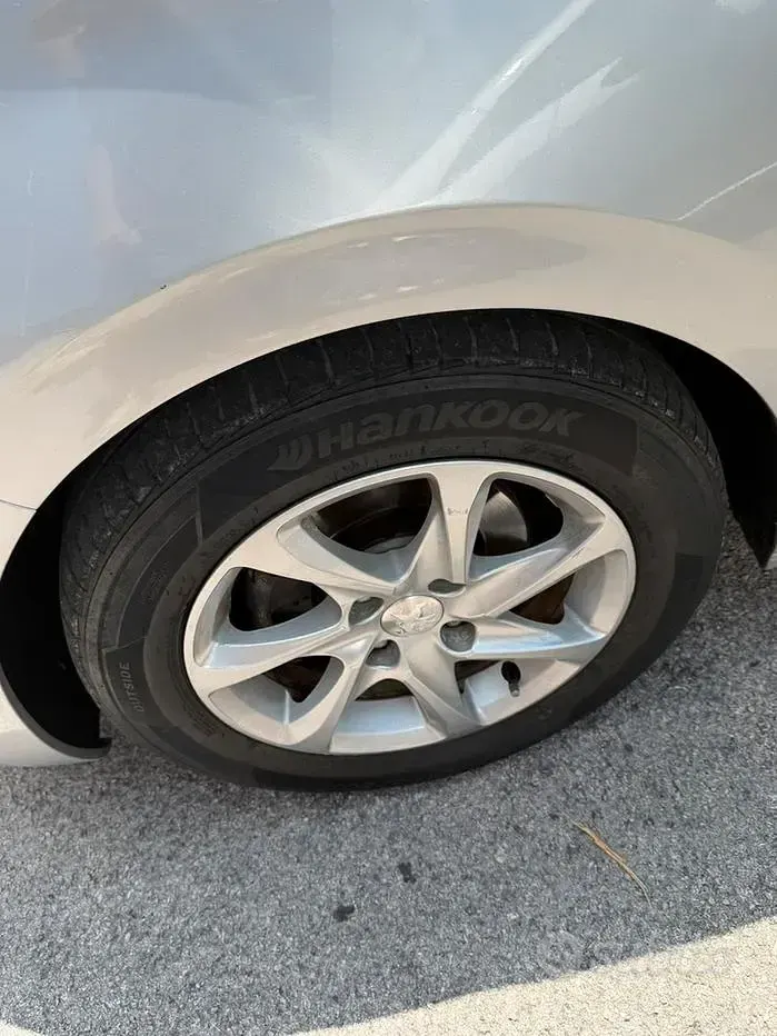 Usata Peugeot 208 68 CV (50 kW) 2015 Grigio Utilitaria
