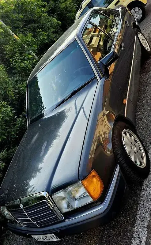 Usata Mercedes E200 122 CV (89 kW) 1990 Berlina