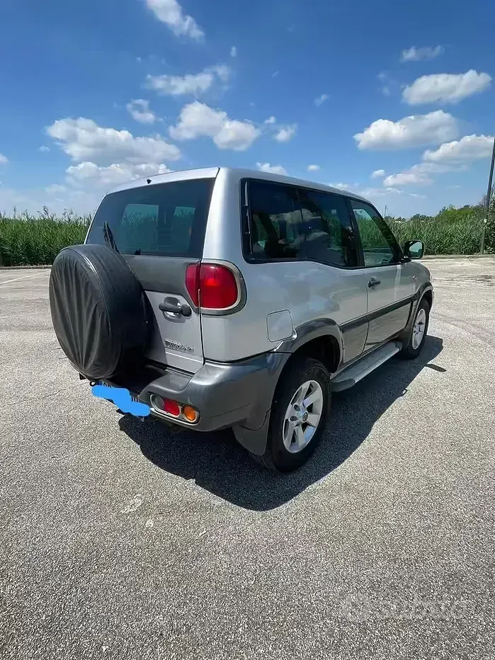 Usata Nissan Terrano 125 CV (91 kW) 2004 Grigio SUV