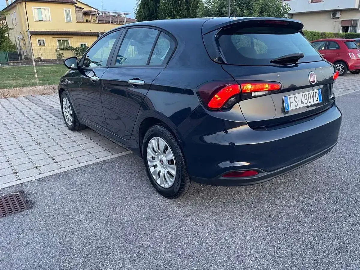 Usata Fiat Tipo Easy 120 CV (88 kW) 2018 Blu/azzurro Berlina