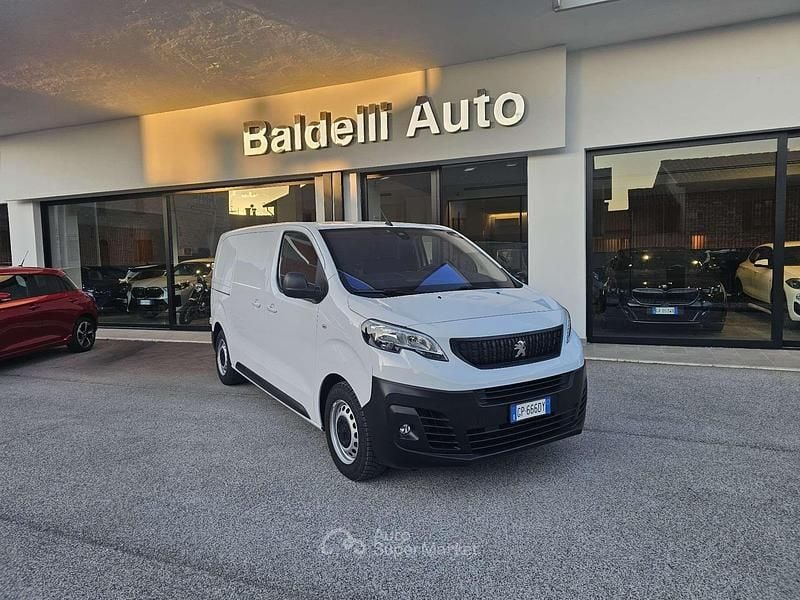 Usata Peugeot Expert 144 CV (105 kW) 2023 Bianco pastello Furgone