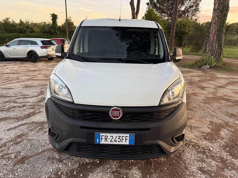 Usata Fiat Doblò 95 CV (69 kW) 2018 Bianco Monovolume