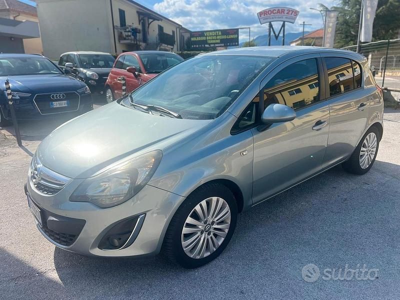 Grigio Usata 2014 Opel Corsa SUV | 3999 € (Buon prezzo) - Immagine 1/4