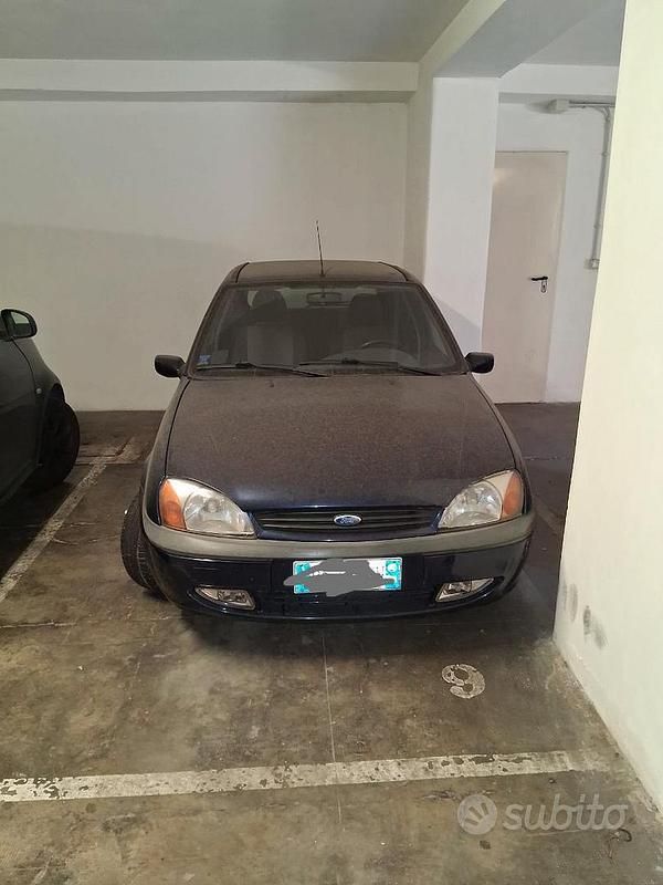 Usata Ford Fiesta Zetec 75 CV (55 kW) 2000 Blu Berlina