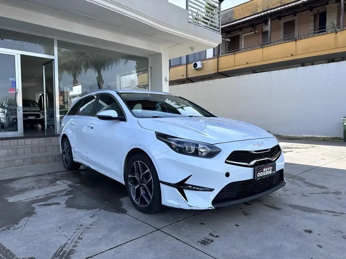Usata Kia Ceed Sportswagon 135 CV (99 kW) 2022 Bianco Station wagon