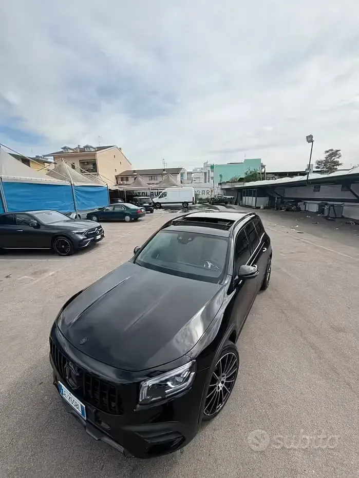 Usata Mercedes GLB200 150 CV (110 kW) 2021 Nero SUV
