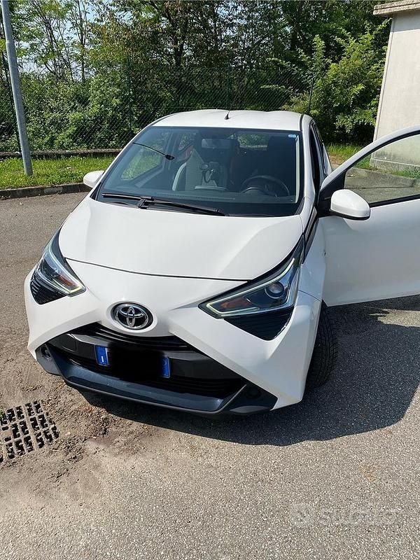 Usata Toyota Aygo 69 CV (50 kW) 2019 Bianco Utilitaria