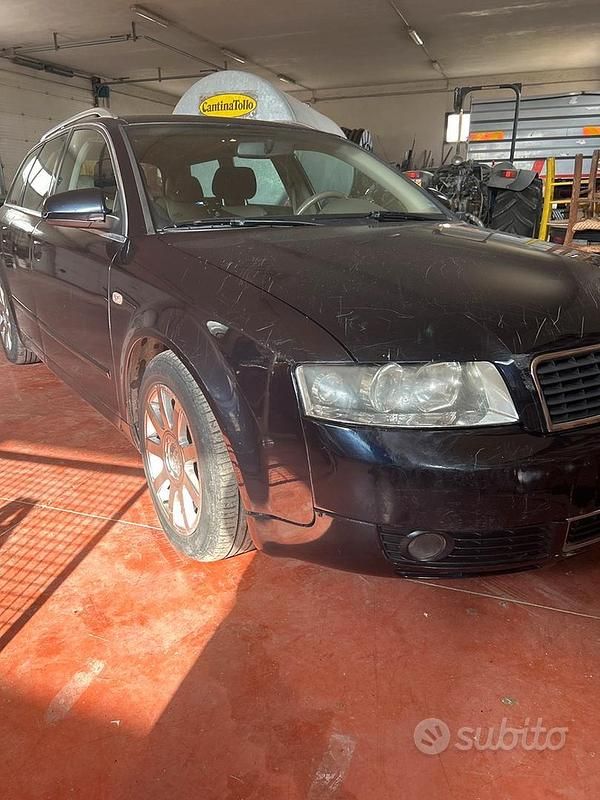Usata Audi A4 130 CV (95 kW) 2003 Blu Station wagon