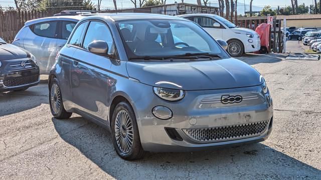 Grigio Usata 2021 Fiat 500e Icon Due volumi | 14.900 € (Buon prezzo) - Immagine 1/4