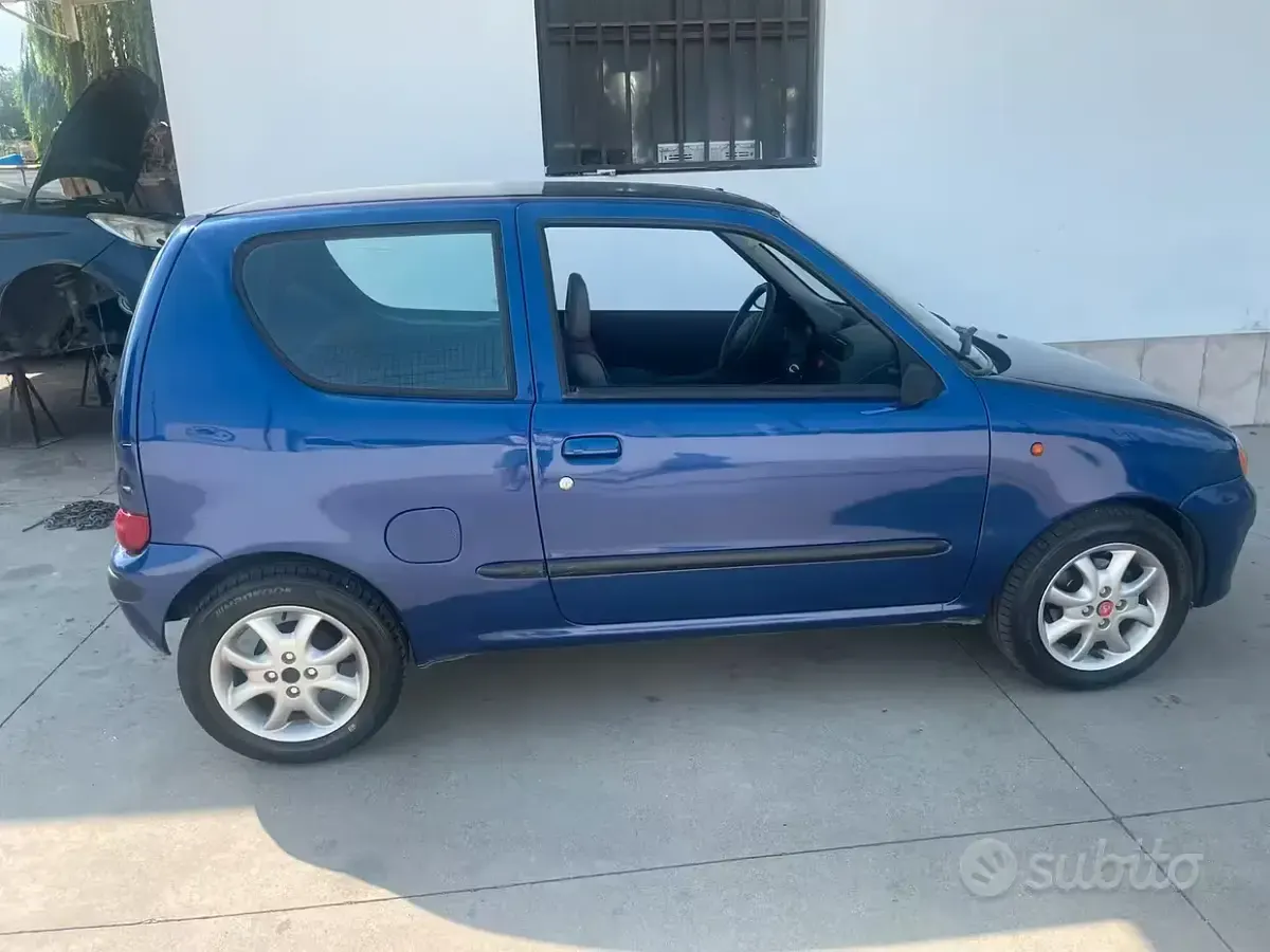 Usata Fiat 600 54 CV (39 kW) 1998 Bluazzurro Berlina