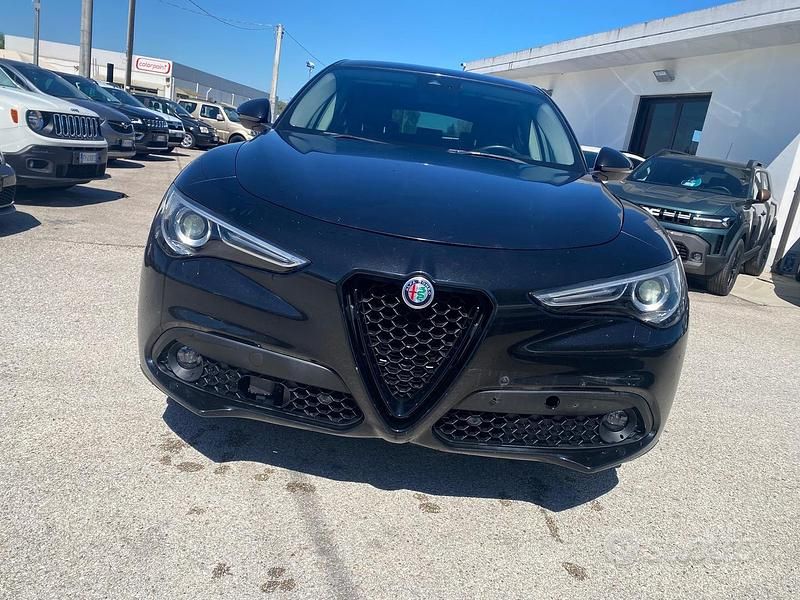 Usata Alfa Romeo Stelvio Super 180 CV (132 kW) 2018 Nero SUV