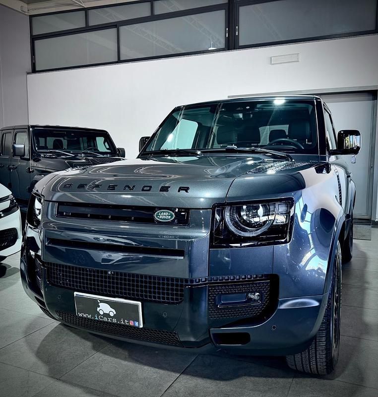 Grigio Usata 2025 Land Rover Defender SE Dynamic SUV | 69.900 € (Super prezzo) - Immagine 1/4