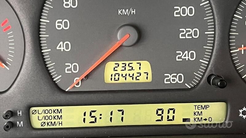 Usata Volvo C70 226 CV (166 kW) 1999 Grigio Cabrio