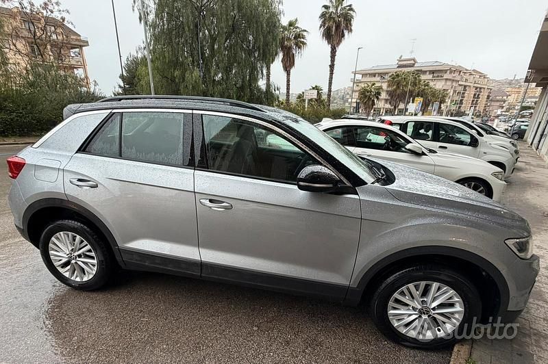 Usata VW T-Roc Life 2024 Grigio SUV