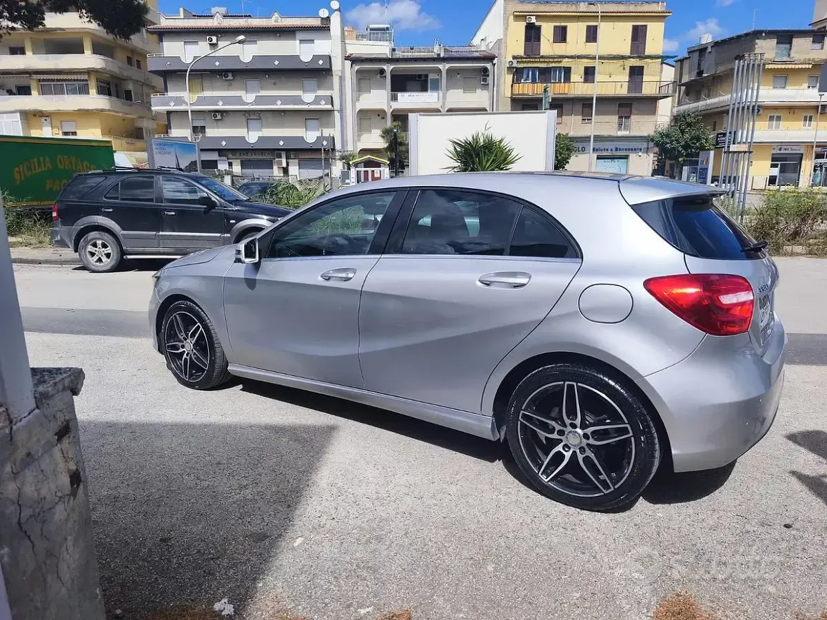 Usata Mercedes 180 110 CV (80 kW) 2013 Grigio Berlina