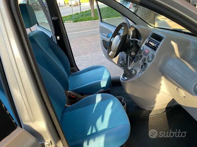 Usata Fiat Panda Dynamic 70 CV (51 kW) 2006 Argento Utilitaria