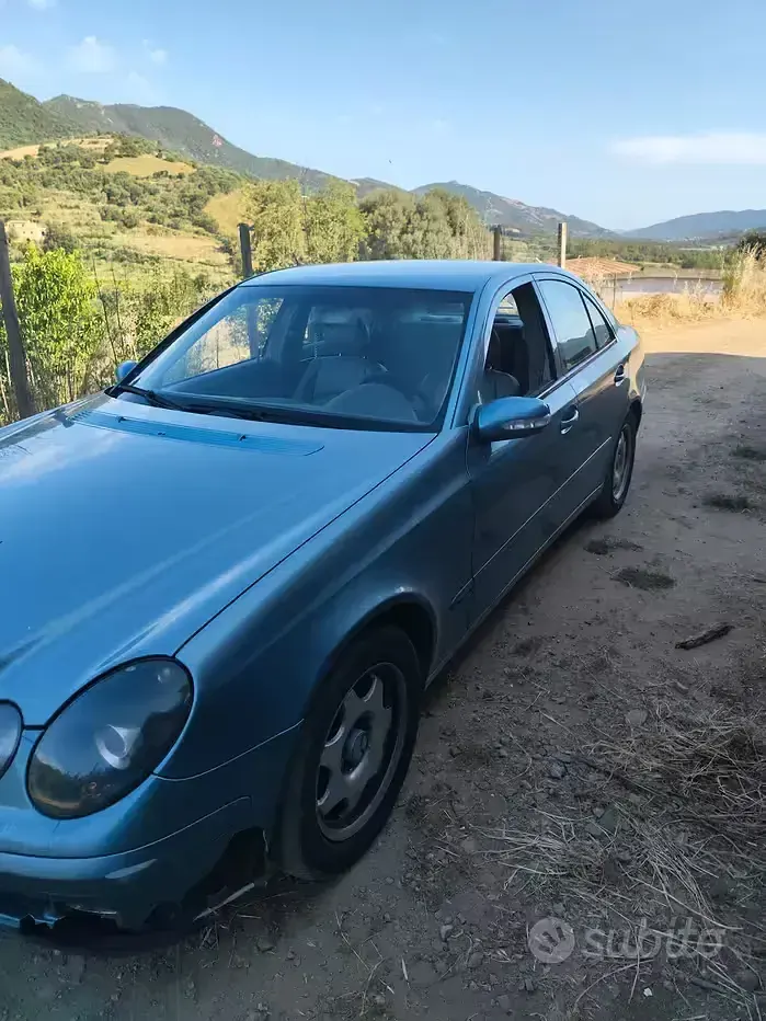 Usata Mercedes E220 150 CV (110 kW) 2002 Berlina