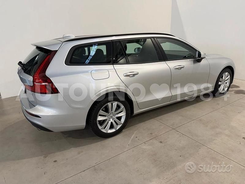 Usata Volvo V60 Business Edition 197 CV (144 kW) 2021 Grigio Station wagon