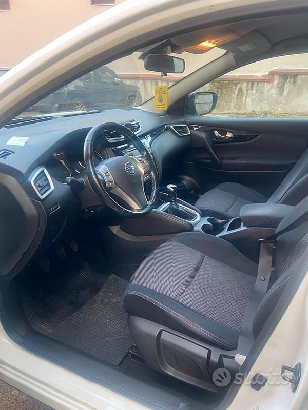 Usata Nissan Qashqai 110 CV (80 kW) 2015 Bianco SUV