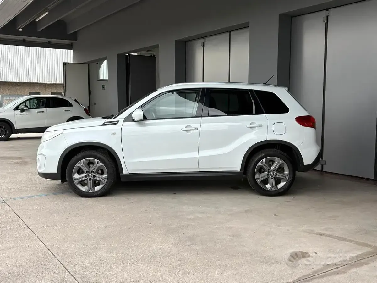 Usata Suzuki Vitara 120 CV (88 kW) 2015 Bianco SUV