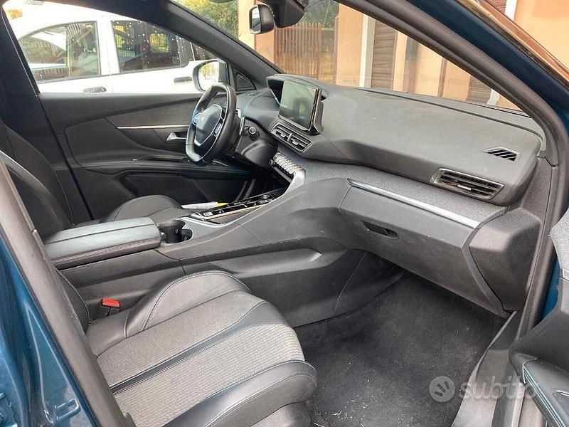 Usata Peugeot 5008 Allure 130 CV (95 kW) 2023 Blu SUV