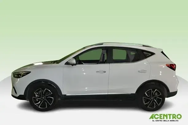 Usata MG ZS Luxury 111 CV (81 kW) 2023 Bianco SUV