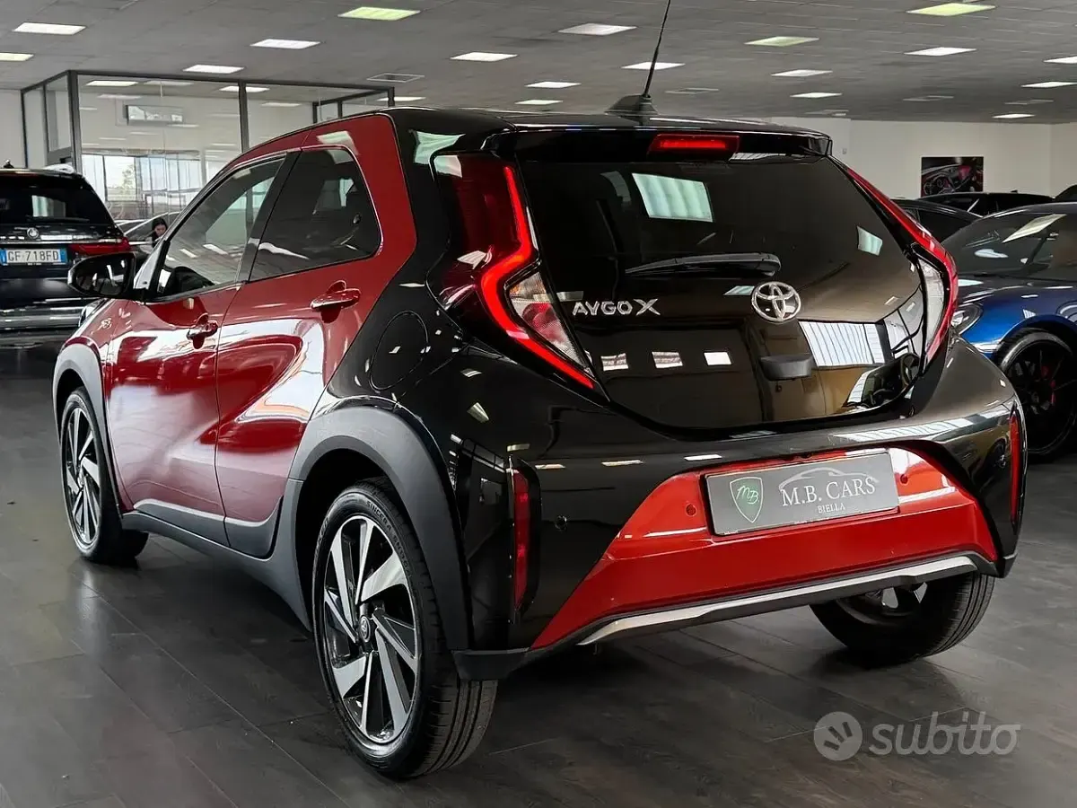Usata Toyota Aygo X Lounge 72 CV (52 kW) 2022 Nero SUV