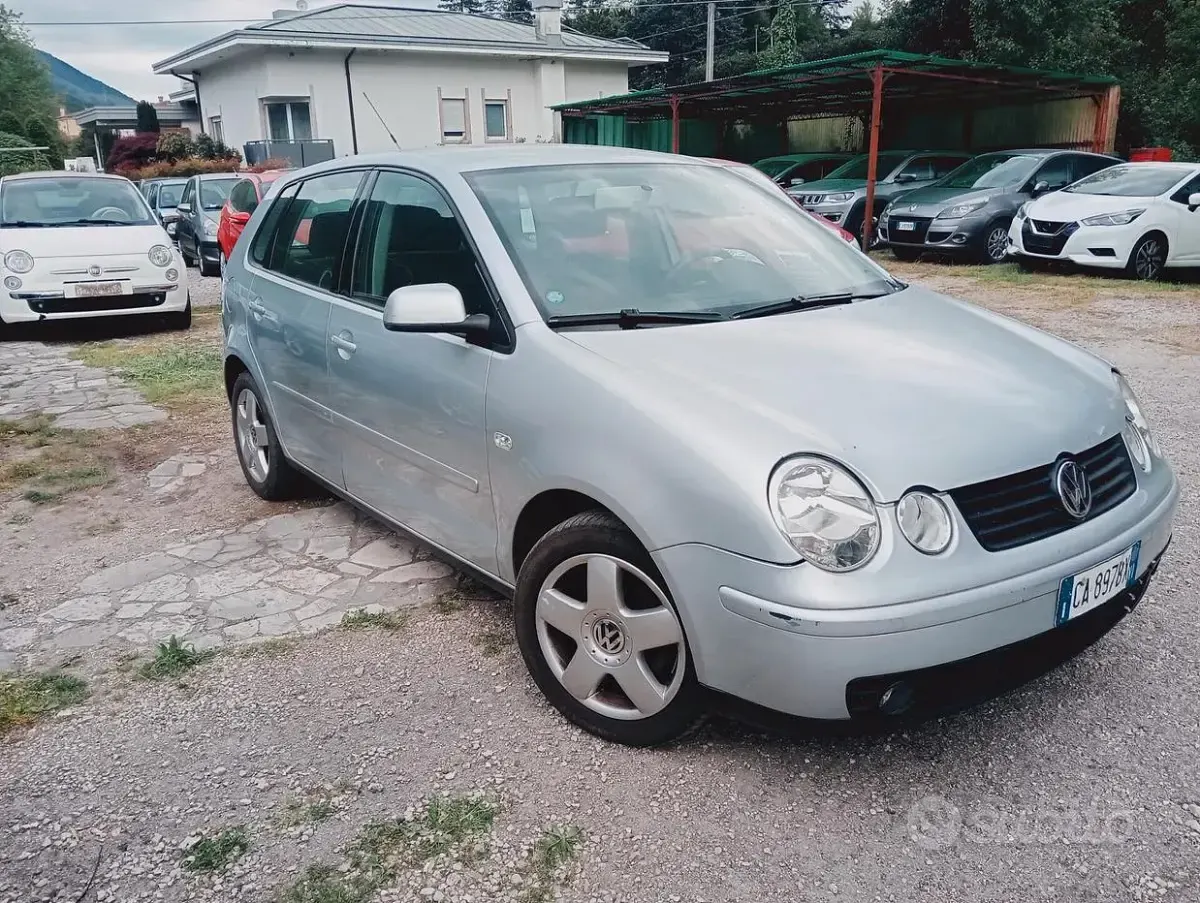 Usata VW Polo Highline 101 CV (74 kW) 2003 Grigio Berlina