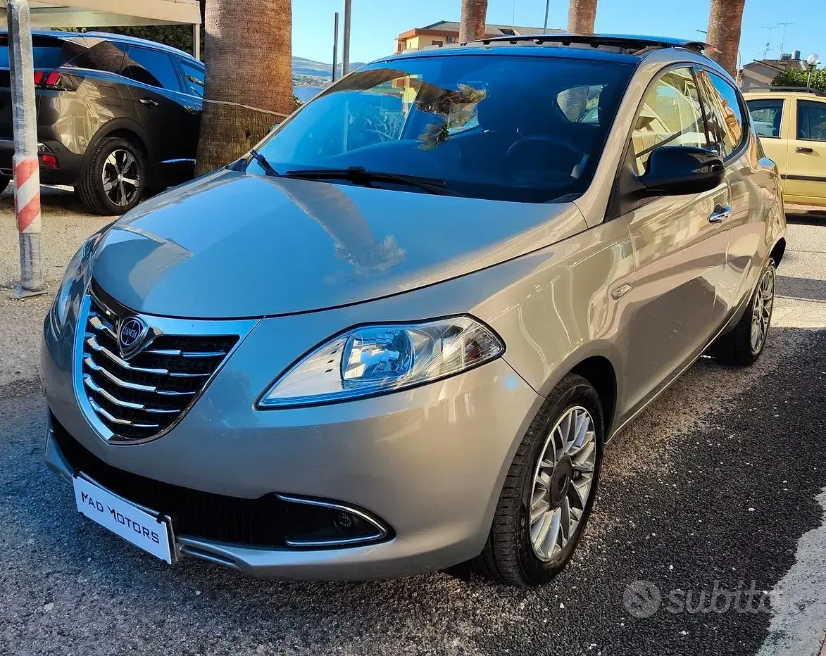 Usata Lancia Ypsilon Gold 69 CV (50 kW) 2012 Giallo Utilitaria