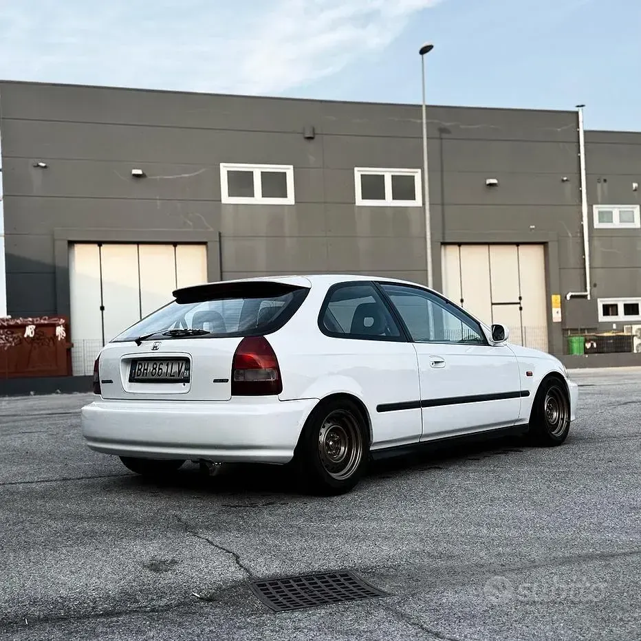 Usata Honda Civic 90 CV (66 kW) 1999 Bianco Berlina
