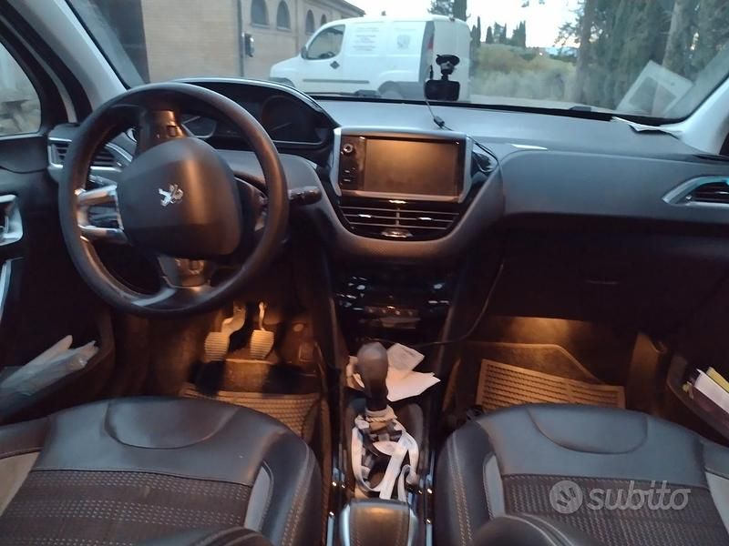 Begagnad Peugeot 2008 110 HK (80 kW) 2016 Vit SUV